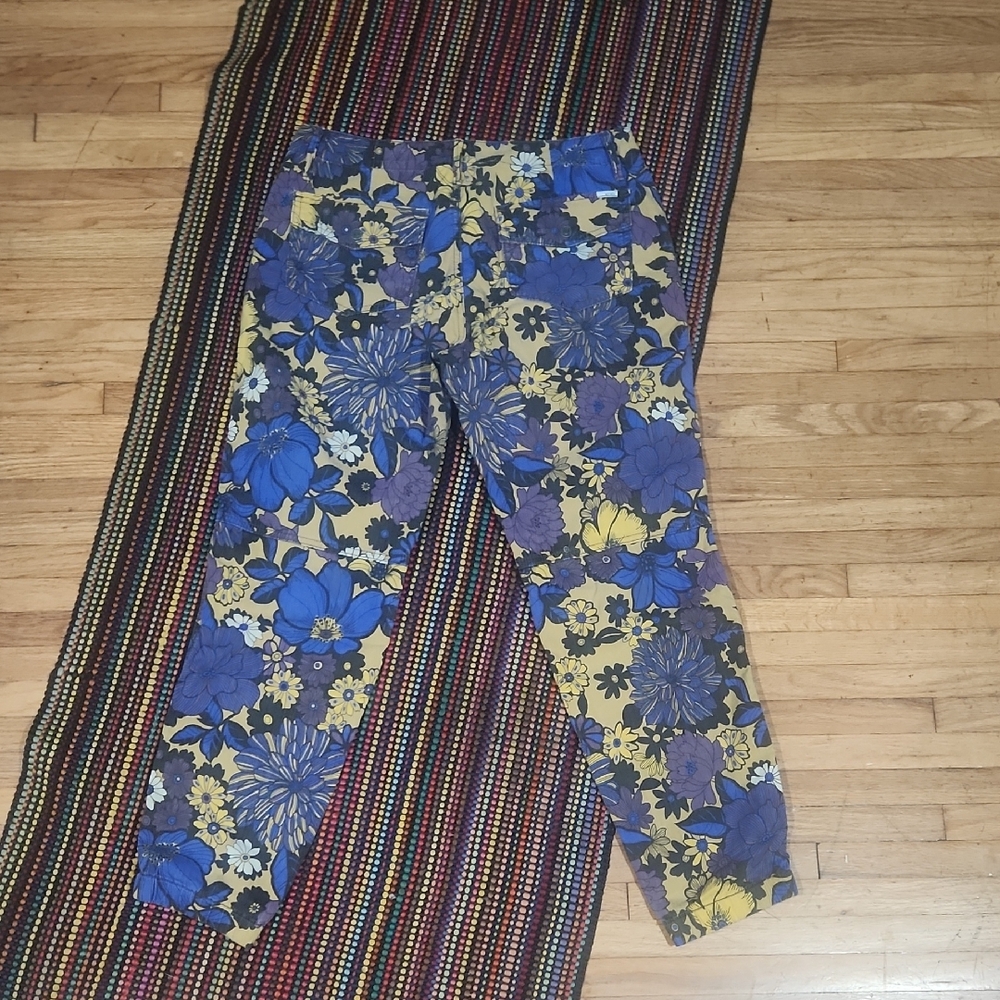 Floral Patterned Pants - Picture 2 of 2
